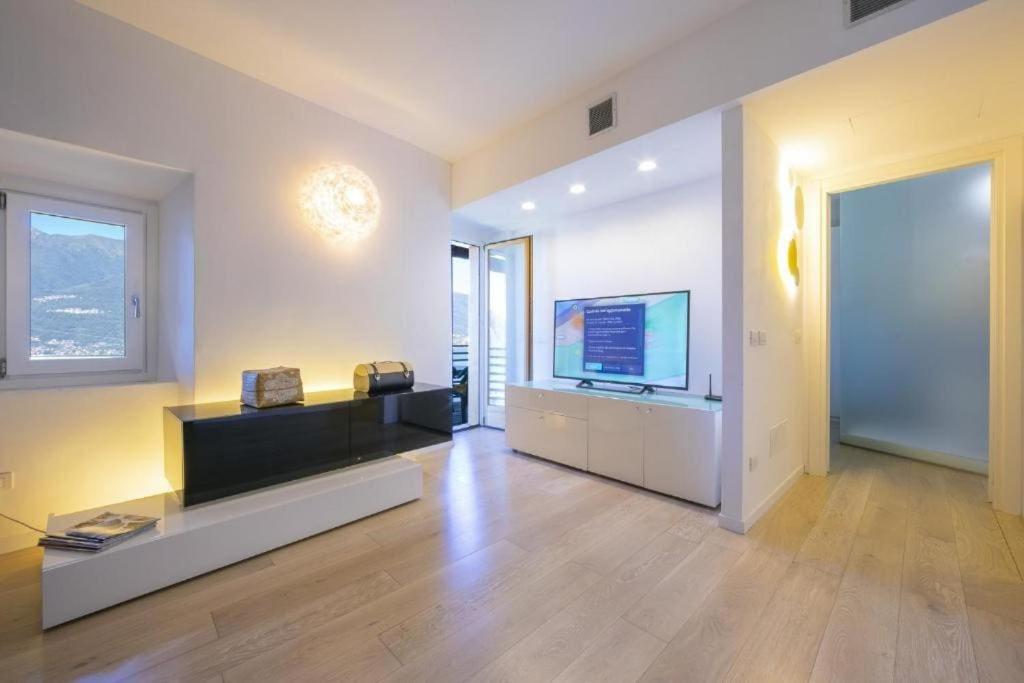 Poolside Apartment Cristina Bellano Exteriér fotografie