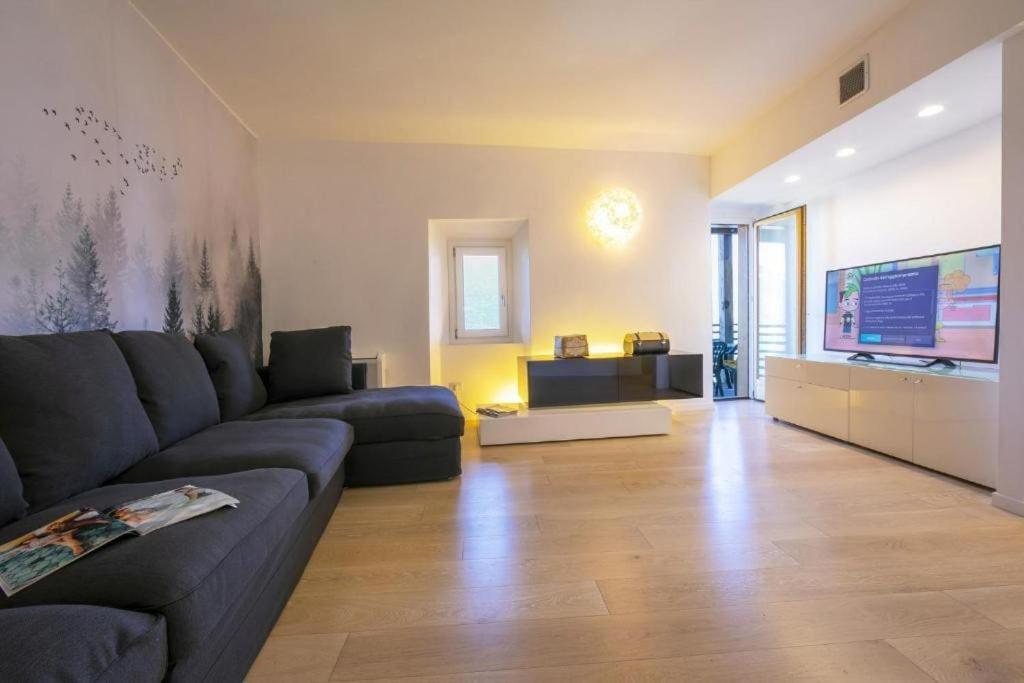 Poolside Apartment Cristina Bellano Exteriér fotografie